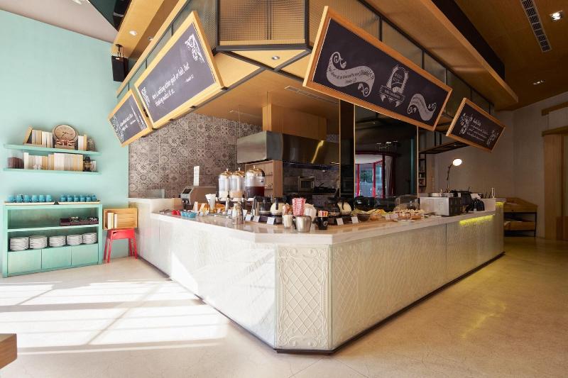 Hotel 7 Taichung image