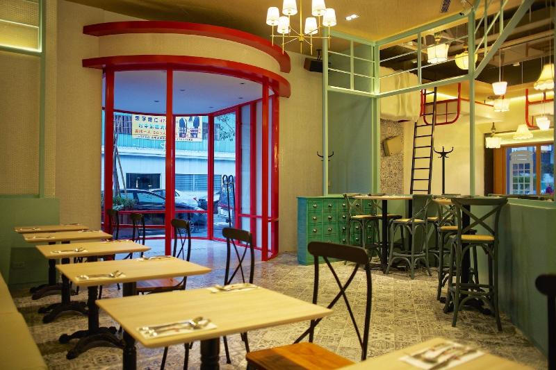 Hotel 7 Taichung image
