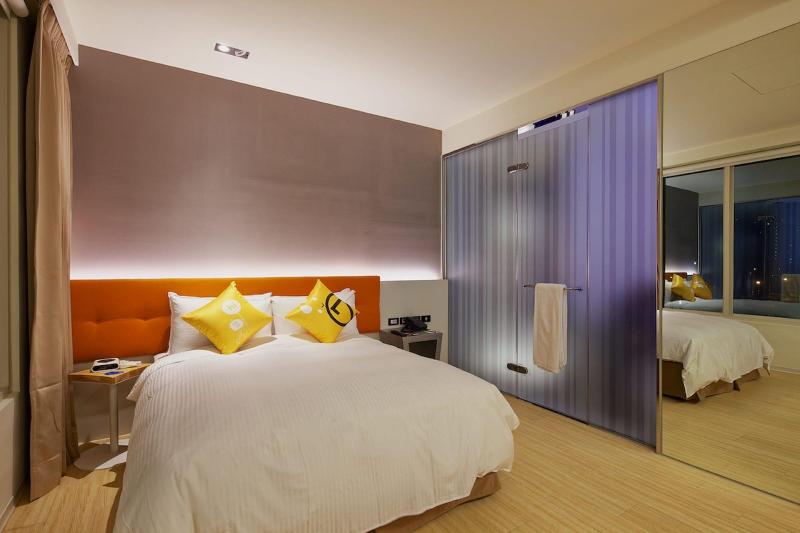 Hotel 7 Taichung image