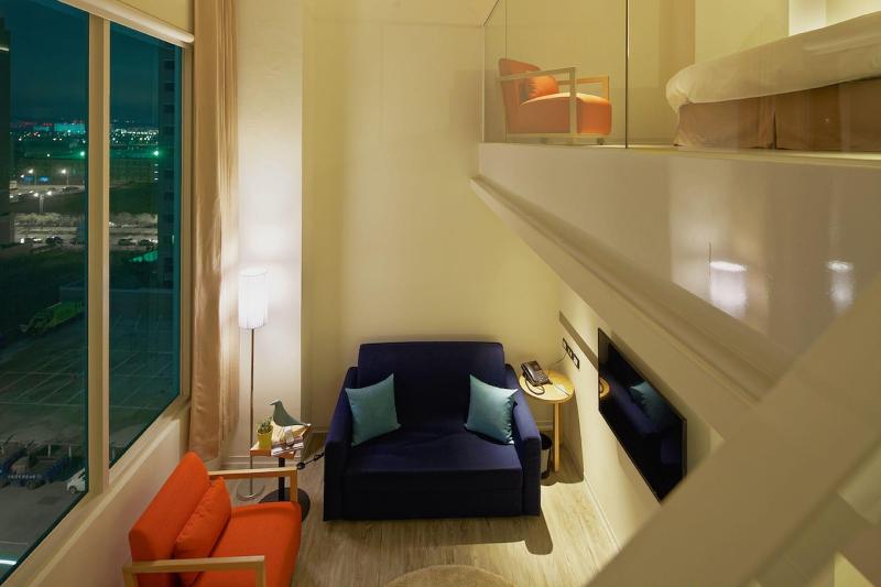 Hotel 7 Taichung image