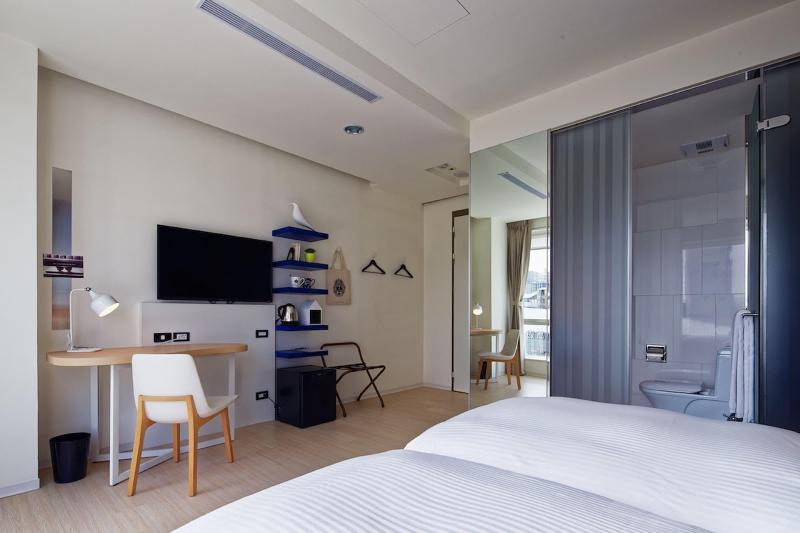 Hotel 7 Taichung image