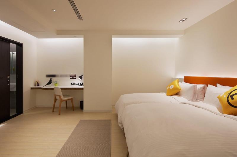 Hotel 7 Taichung image