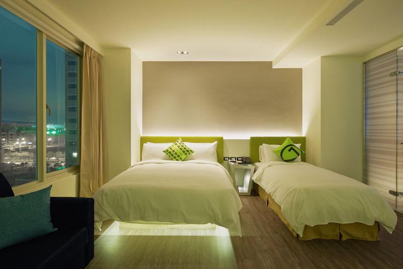 Hotel 7 Taichung image