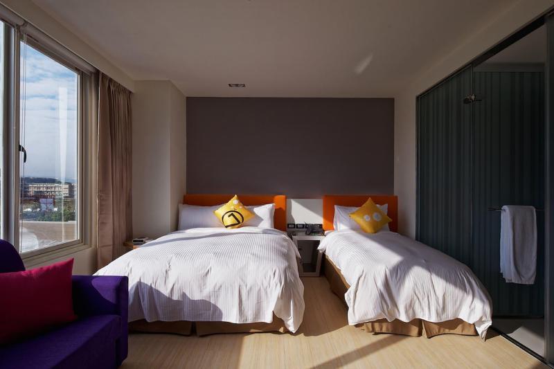 Hotel 7 Taichung image