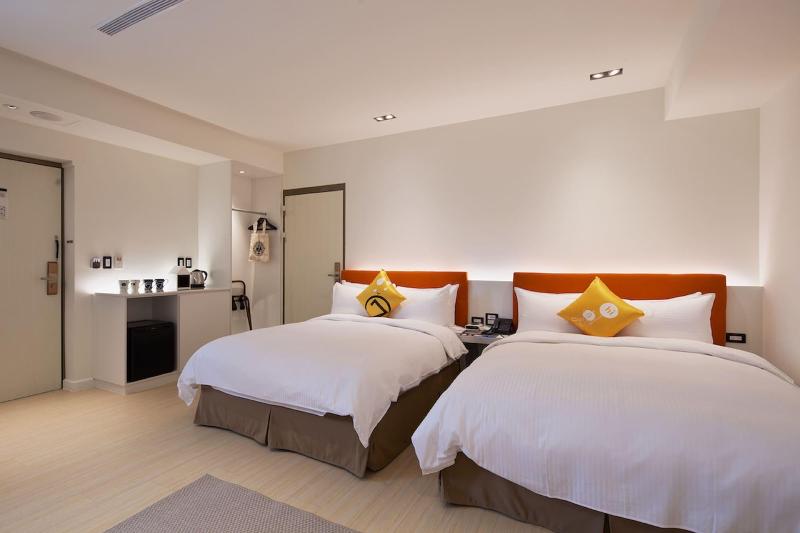 Hotel 7 Taichung image