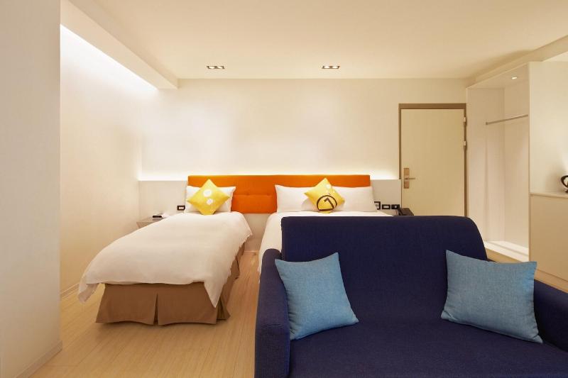 Hotel 7 Taichung image
