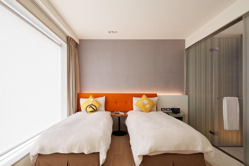 Hotel 7 Taichung image