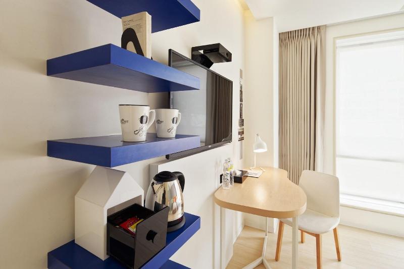Hotel 7 Taichung image