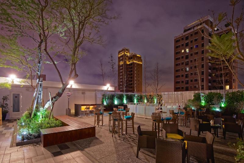 Hotel 7 Taichung image