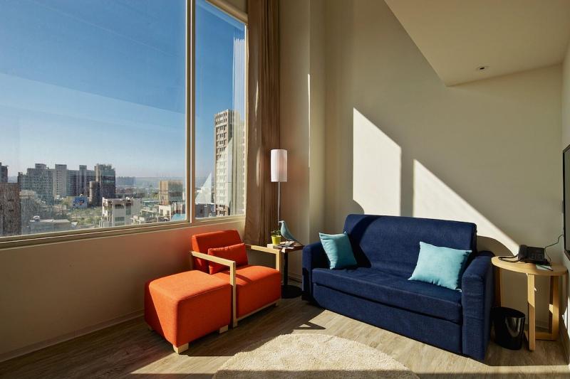 Hotel 7 Taichung image