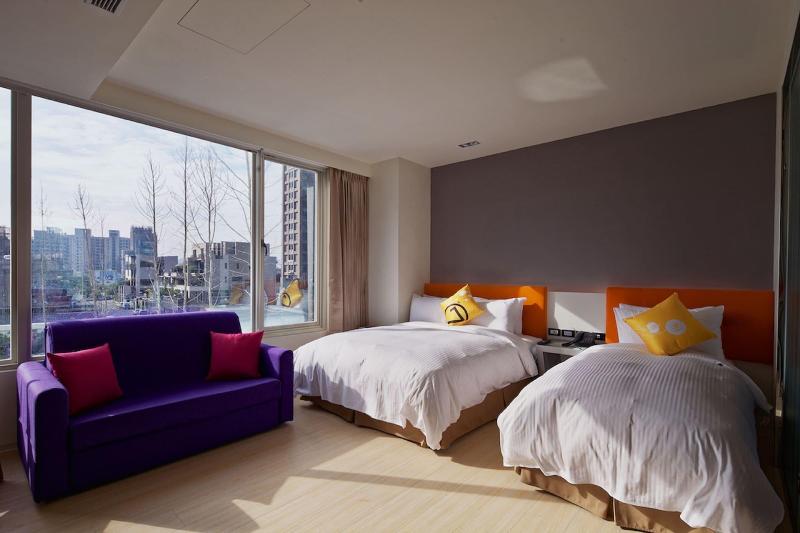 Hotel 7 Taichung image