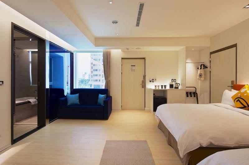 Hotel 7 Taichung image