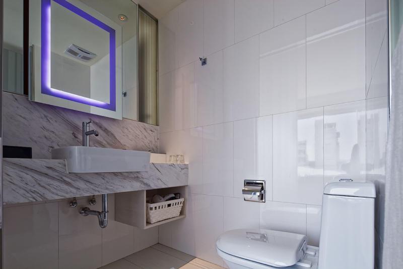 Hotel 7 Taichung image