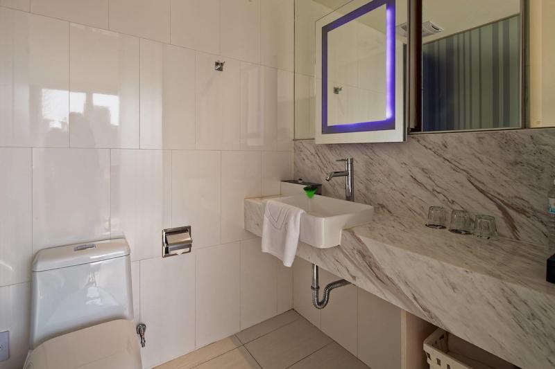 Hotel 7 Taichung image