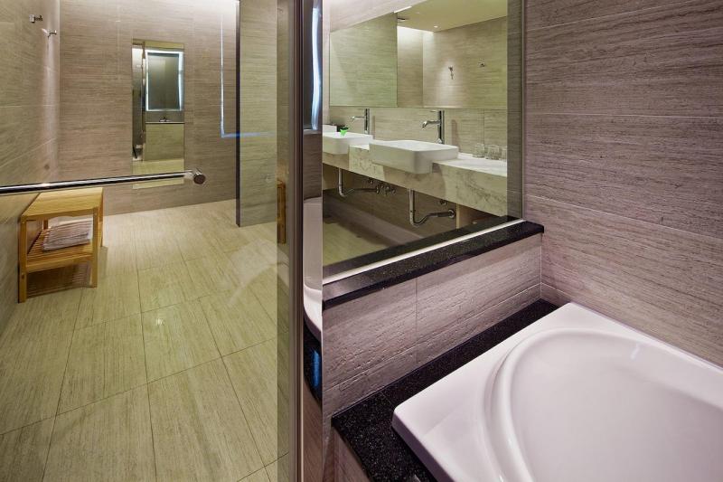 Hotel 7 Taichung image