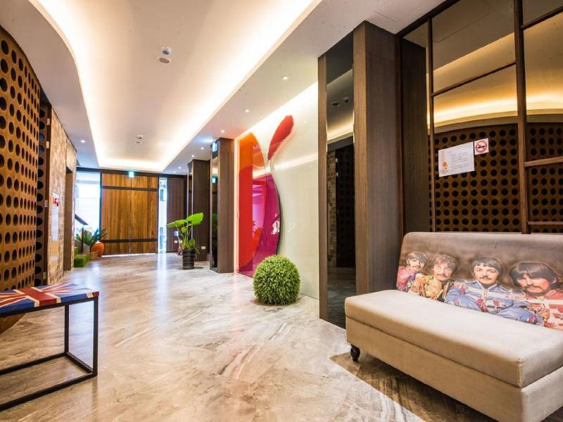 Lucky Apple Hotel image