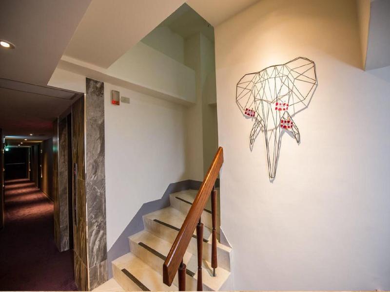 Lucky Apple Hotel image