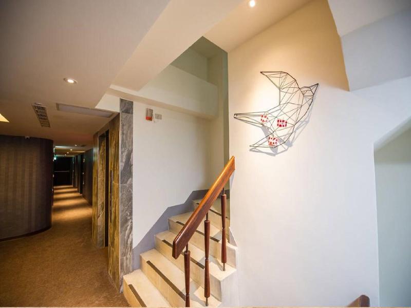 Lucky Apple Hotel image