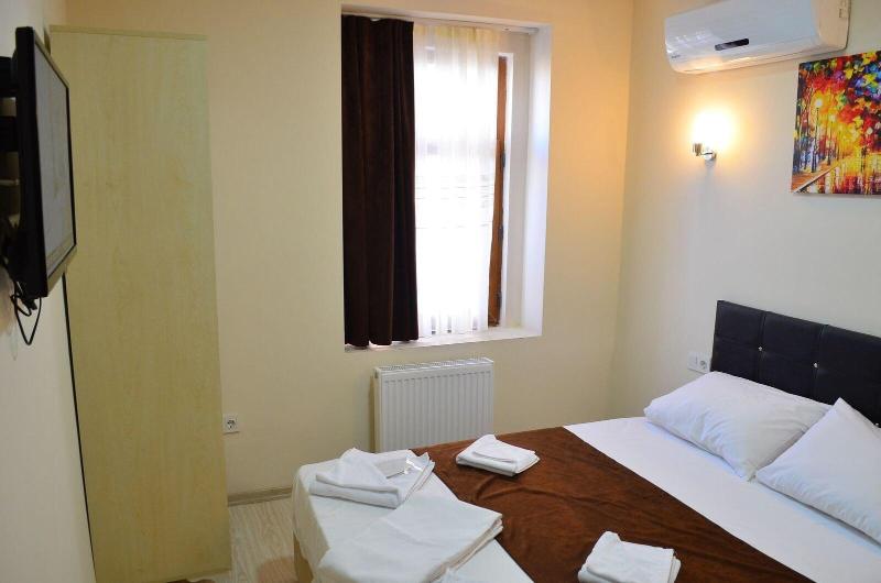Addressuiteshotel image