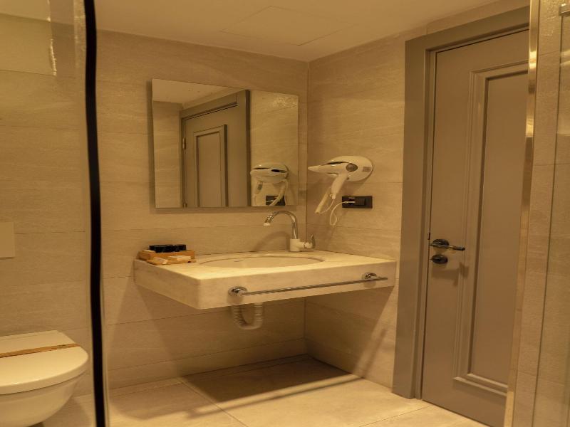 Royal Galata Hotel image