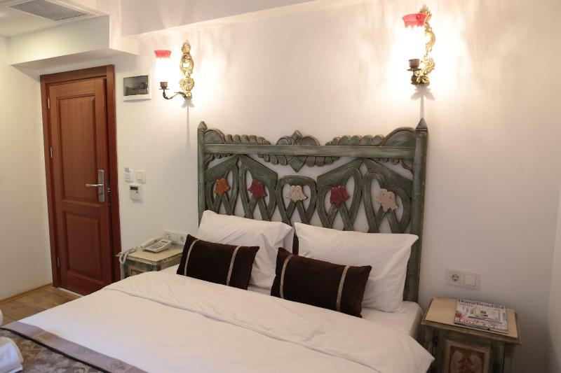 Oriella Hotel image