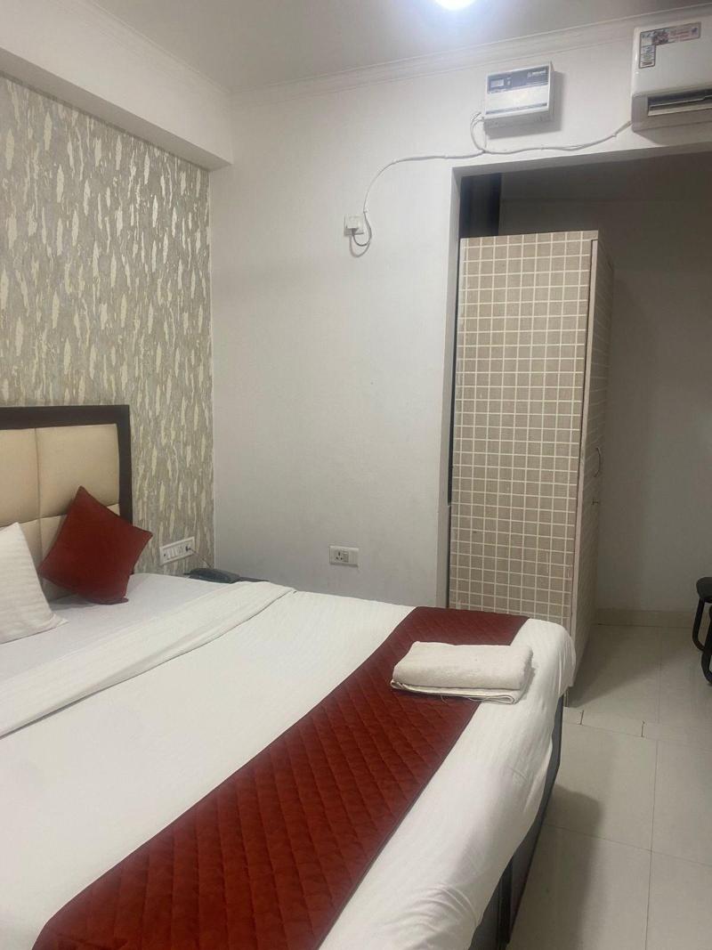 Hotel Avalon Palace image