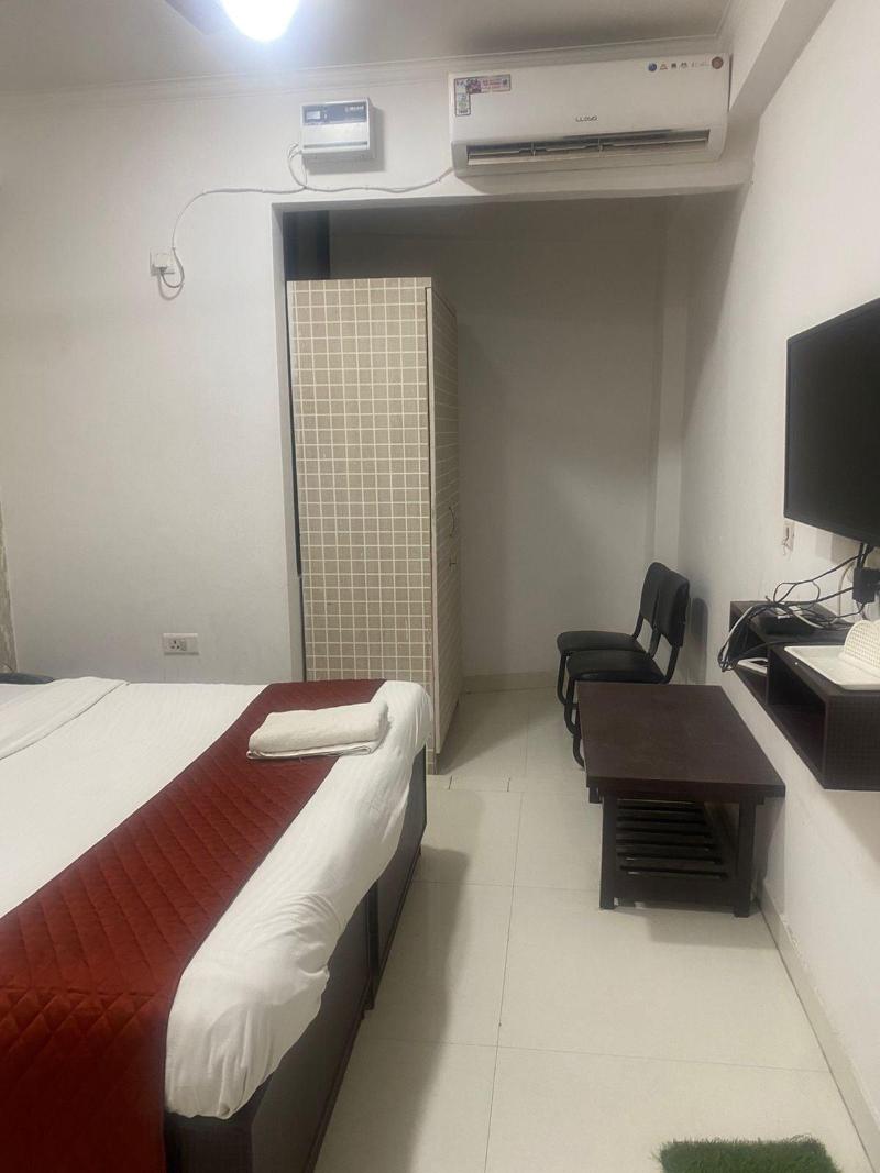 Hotel Avalon Palace image