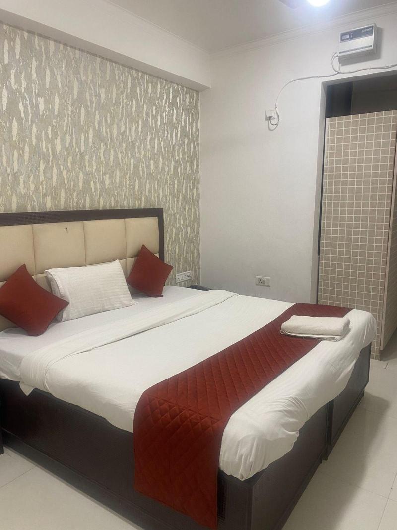 Hotel Avalon Palace image
