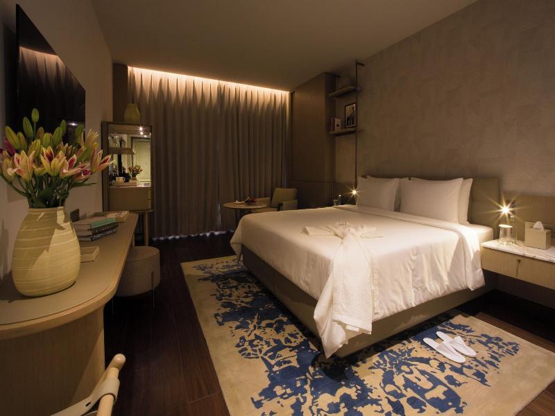 Dlf Club 4 image