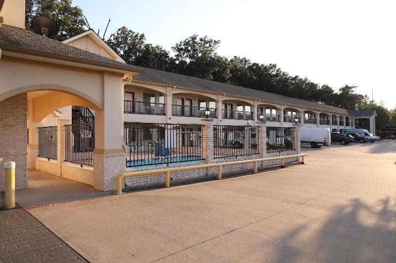 Motel 6 Tyler Tx image