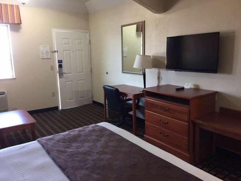 Motel 6 Tyler Tx image