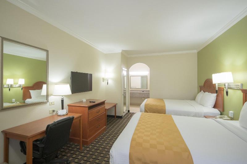 Motel 6 Tyler Tx image