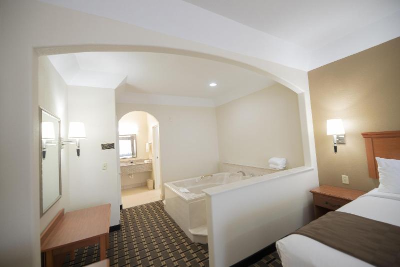 Motel 6 Tyler Tx image