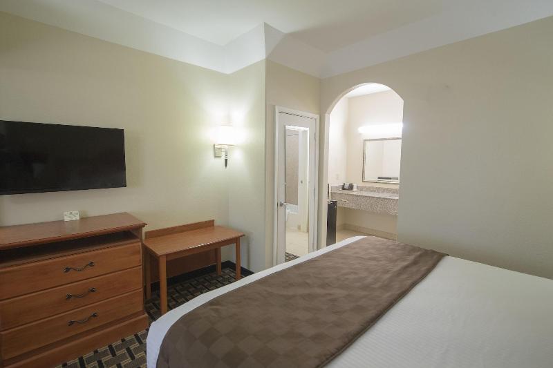 Motel 6 Tyler Tx image