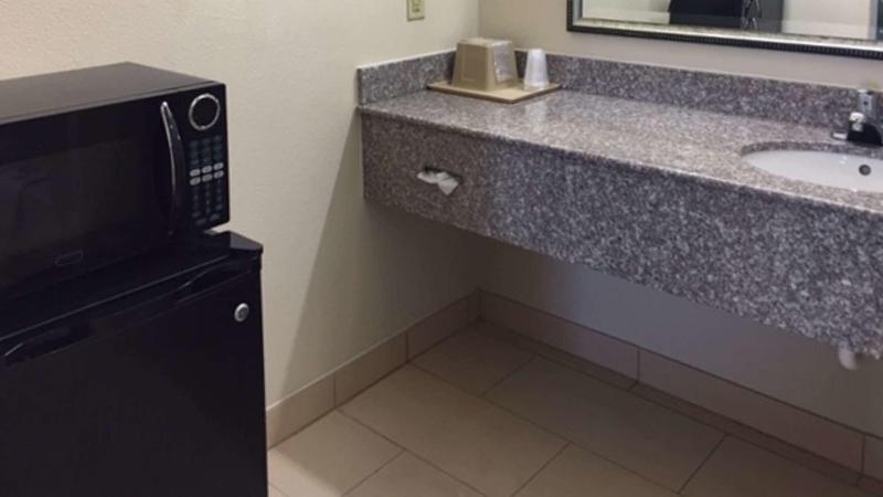 Motel 6 Tyler Tx image