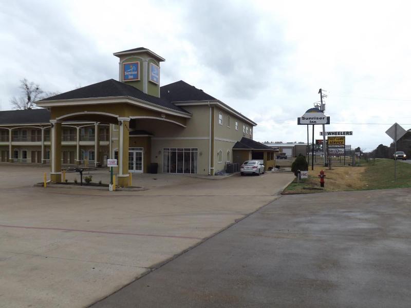 Sunriser Inn — general view