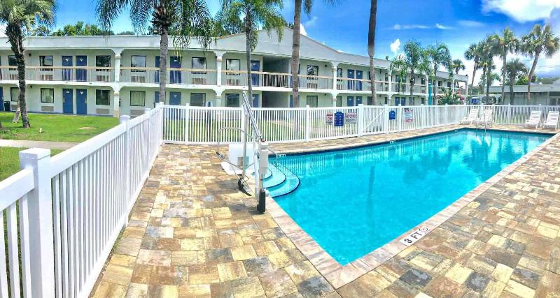 Motel 6 Starke Fl image