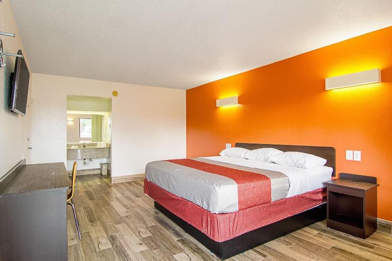 Motel 6 Starke Fl image