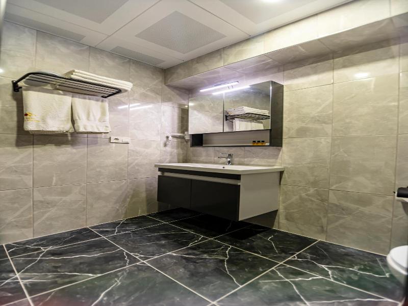 Gul Otel image