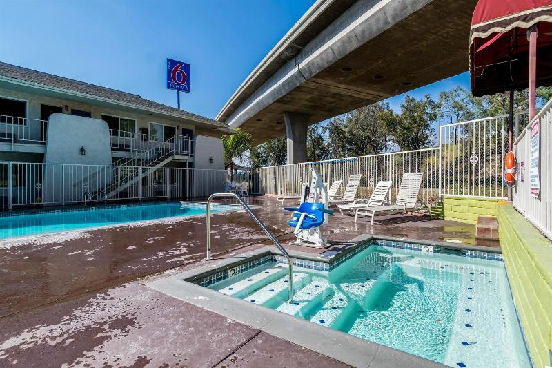 Motel 6 Redlands Ca image