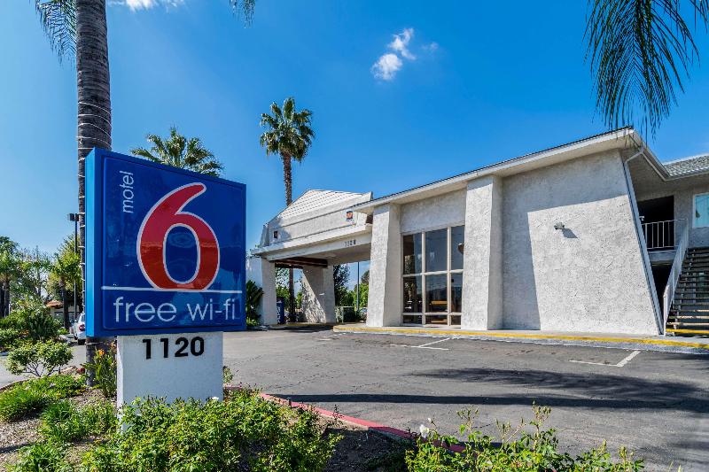 Motel 6 Redlands Ca image