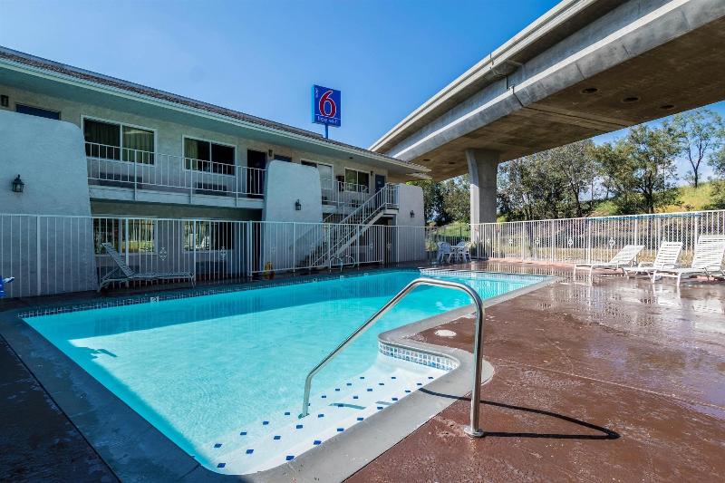 Motel 6 Redlands Ca image