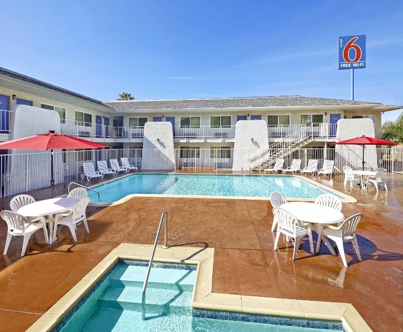 Motel 6 Redlands Ca image
