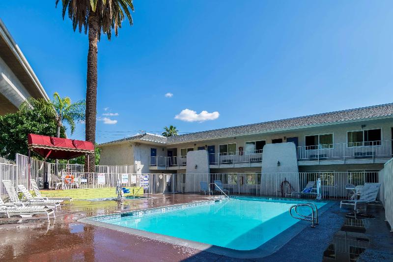 Motel 6 Redlands Ca image