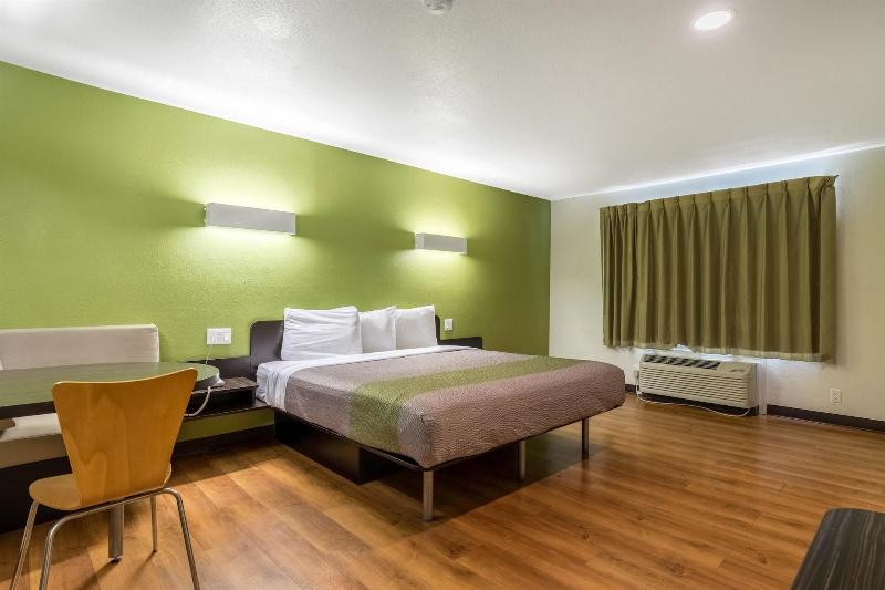 Motel 6 Redlands Ca image