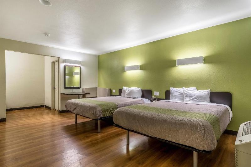 Motel 6 Redlands Ca image