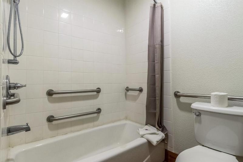 Motel 6 Redlands Ca image