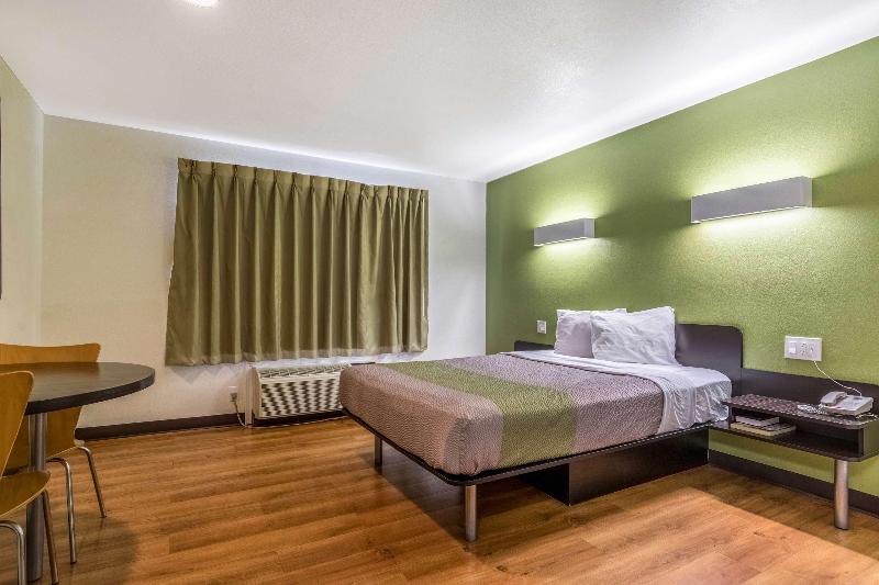 Motel 6 Redlands Ca image