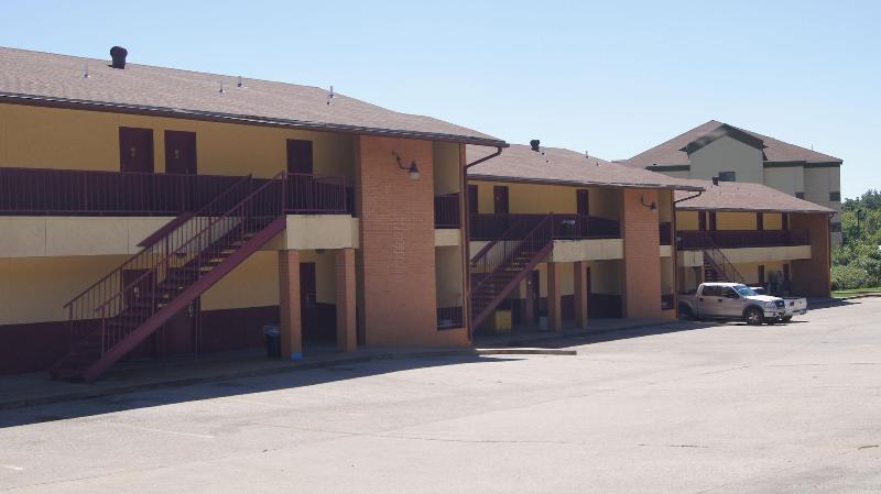 Holiday Lodge Suites