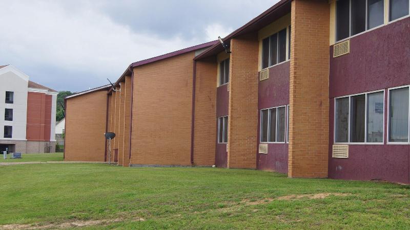 Holiday Lodge Suites — general view